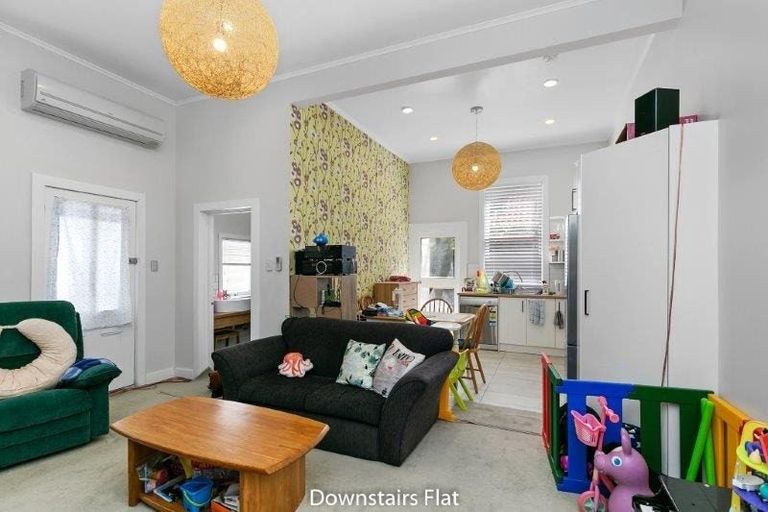 Photo of property in 82 Tinakori Road, Thorndon, Wellington, 6011