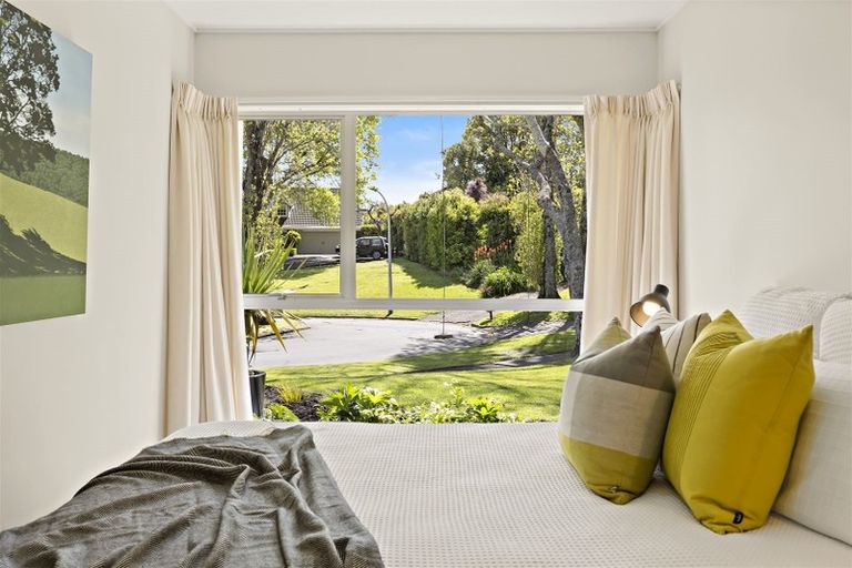 Photo of property in 5 Meanda Gardens, Sunnyhills, Auckland, 2010