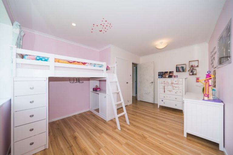 Photo of property in 38 Branigan Parade, Kelvin Grove, Palmerston North, 4414