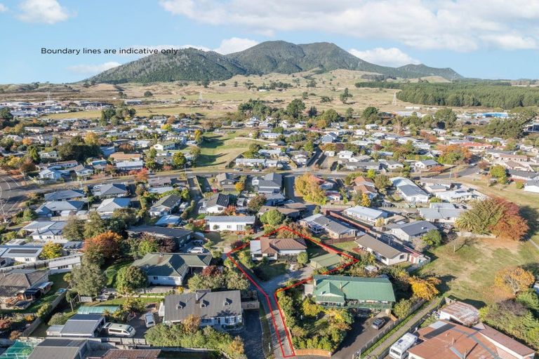 Photo of property in 2/12 Glengarry Place, Hilltop, Taupo, 3330