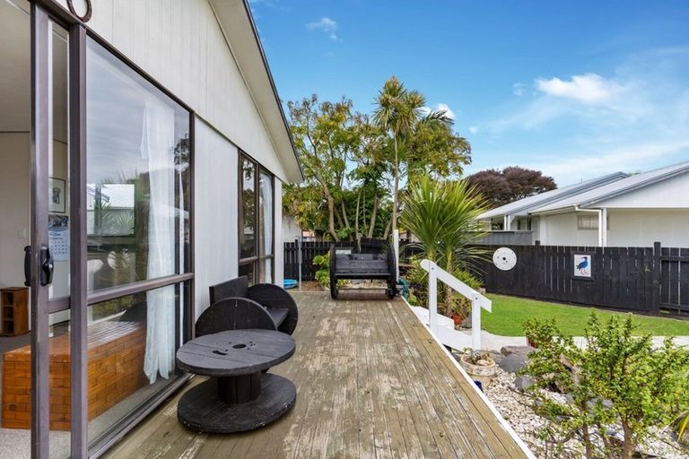 Photo of property in 3b Longstead Avenue, Papamoa Beach, Papamoa, 3118