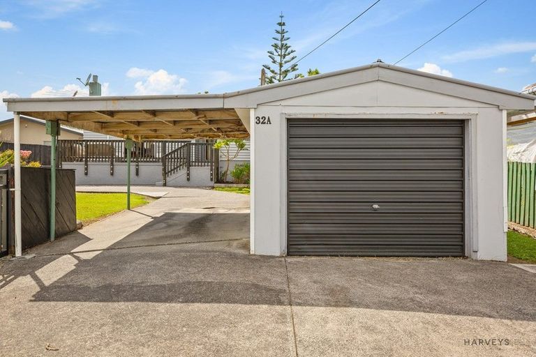 Photo of property in 2/32 Kamara Road, Glen Eden, Auckland, 0602