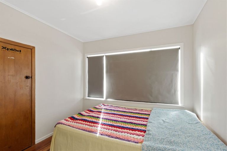 Photo of property in 106a Woodglen Road, Glen Eden, Auckland, 0602