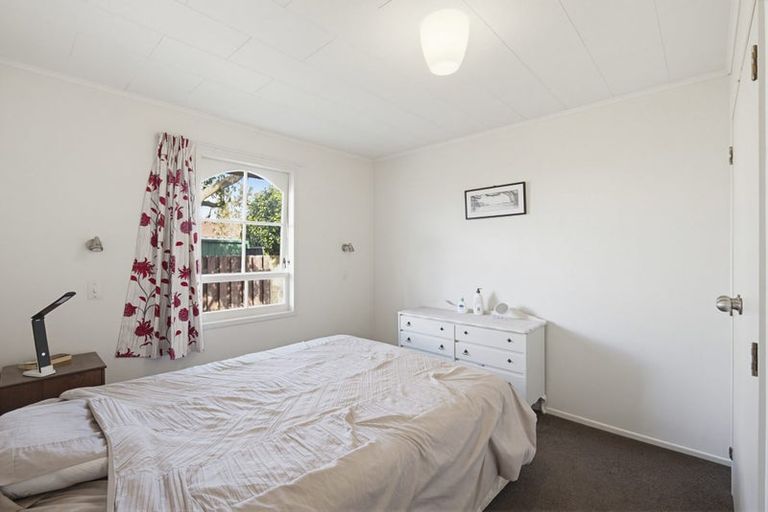 Photo of property in 90 Eatwell Avenue, Paraparaumu Beach, Paraparaumu, 5032