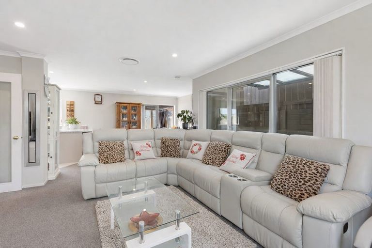 Photo of property in 22 Trelawny Terrace, Grenada Village, Wellington, 6037