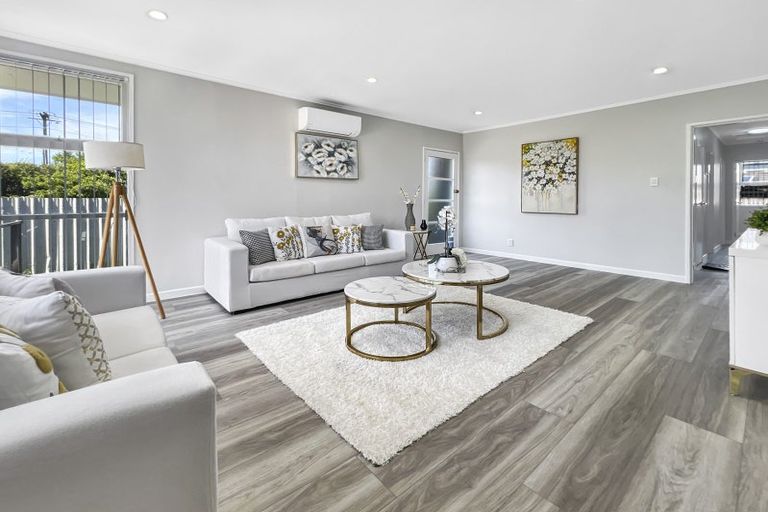 Photo of property in 17 Oxford Road, Manurewa, Auckland, 2102