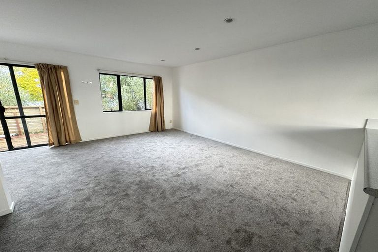 Photo of property in Lynn Park Terrace, 26/12 Ambrico Place, New Lynn, Auckland, 0600