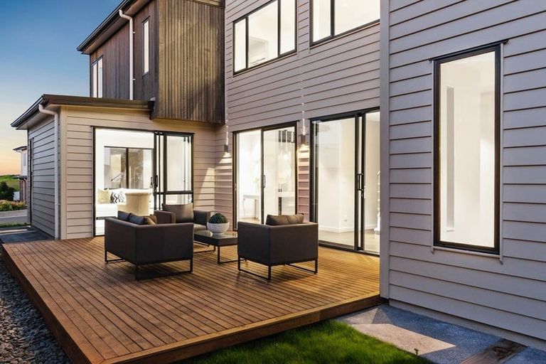 Photo of property in 32 Bounty Road, Long Bay, Auckland, 0630