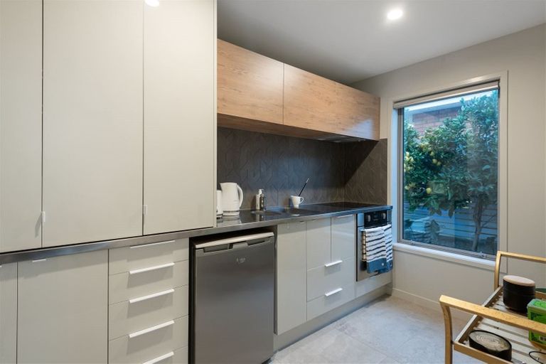 Photo of property in 8b Oceanbeach Road, Mount Maunganui, 3116