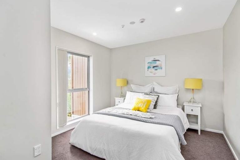 Photo of property in 1/147 Albany Highway, Unsworth Heights, Auckland, 0632