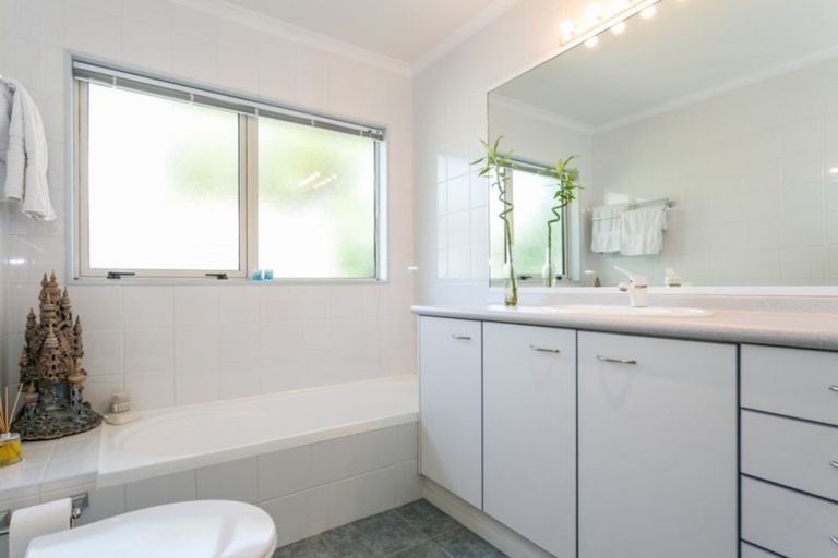 Photo of property in 5 Kingsgate Way, Havelock North, 4130