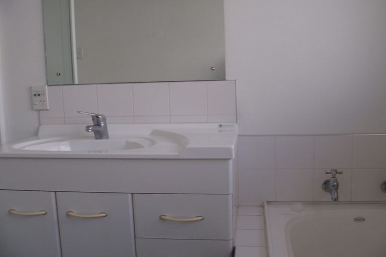 Photo of property in 23 Middlepark Road, Sockburn, Christchurch, 8042