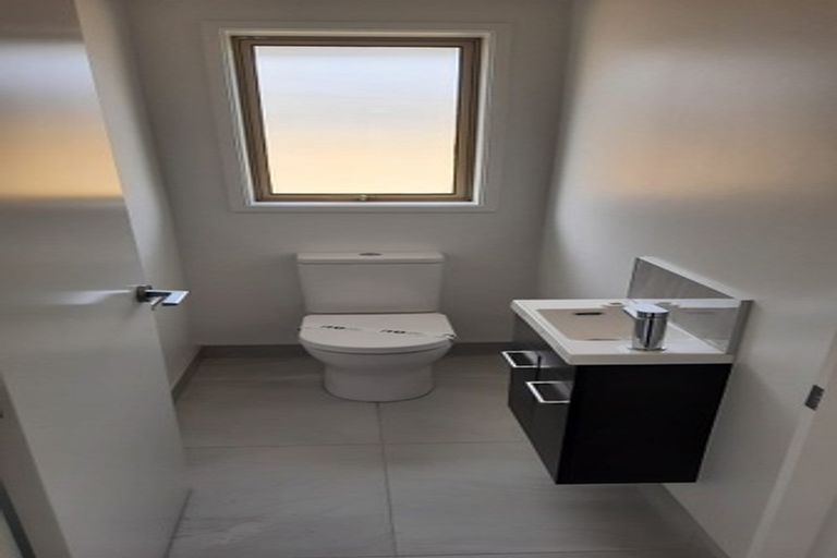 Photo of property in 91 Kaurinui Crescent, One Tree Point, 0118