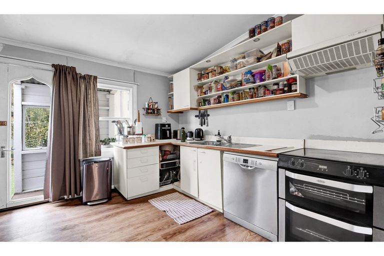 Photo of property in 6 Osborne Road, Amberley, 7410