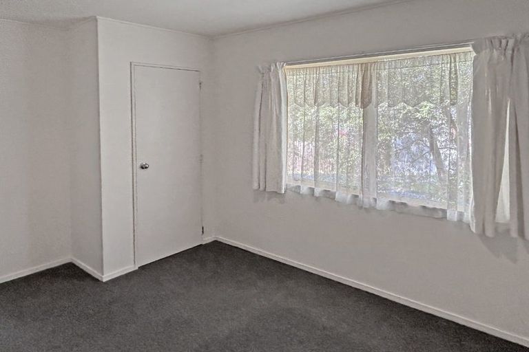 Photo of property in 15 Pisces Road, Glen Eden, Auckland, 0602