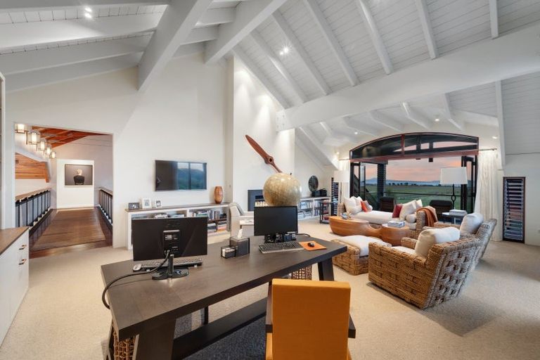 Photo of property in 42 Porterfield Road, Whitford, Howick, 2571