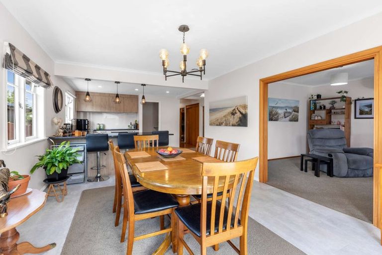 Photo of property in 33 Winston Avenue, Hokowhitu, Palmerston North, 4410