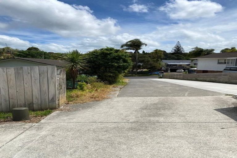 Photo of property in 27 Normanton Street, Glenfield, Auckland, 0629