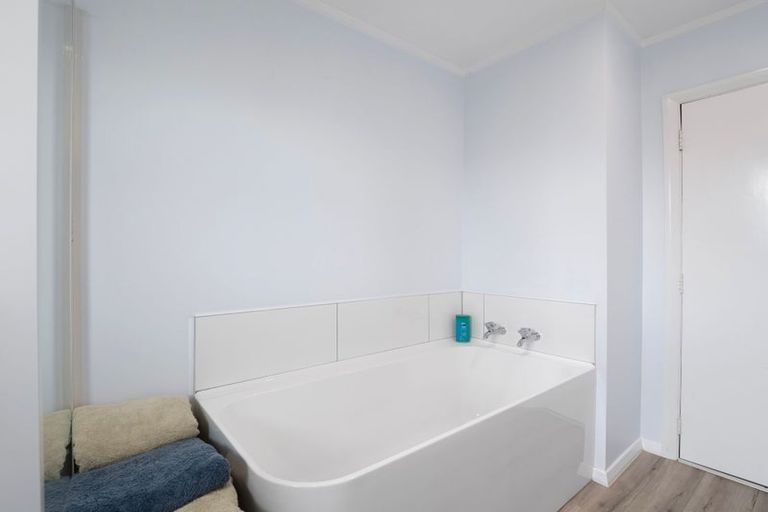 Photo of property in 25 Vernon Avenue, Takaro, Palmerston North, 4412