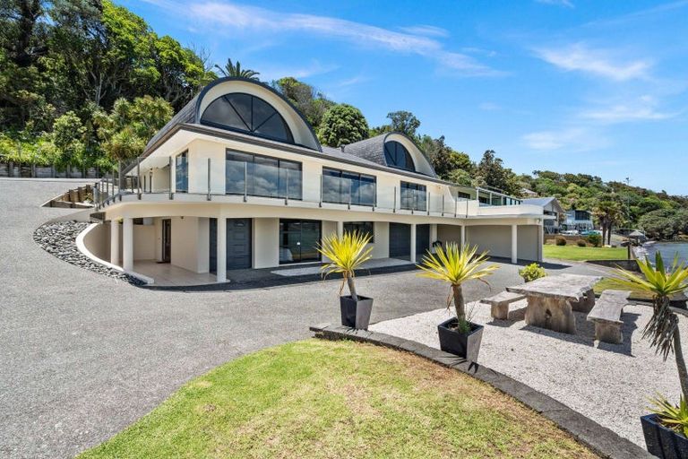 Photo of property in 42 Manganese Point Road, Tamaterau, Whangarei, 0174