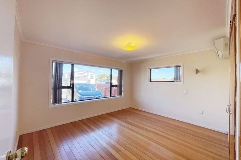 Photo of property in 43 Mclean Avenue, Papatoetoe, Auckland, 2025