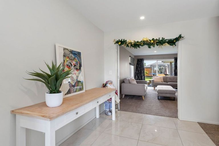 Photo of property in 103 Shillingford Boulevard, Rolleston, 7615