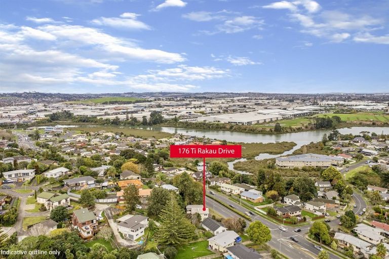 Photo of property in 176 Ti Rakau Drive, Pakuranga Heights, Auckland, 2010