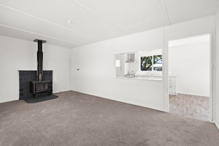 Photo of property in 8 Cortes Crescent, Flaxmere, Hastings, 4120