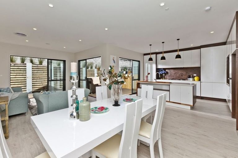 Photo of property in 30 Windlass Street, Long Bay, Auckland, 0630