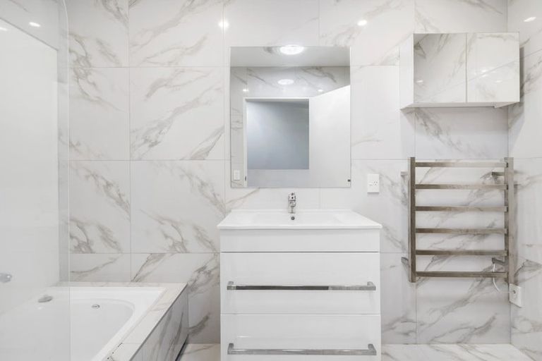 Photo of property in 43 Walsh Road, Papakura, 2110