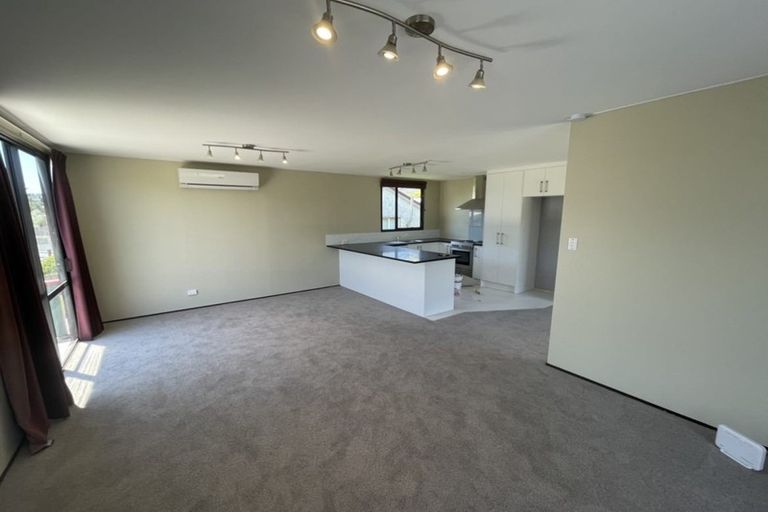 Photo of property in 2/668 Beach Road, Browns Bay, Auckland, 0630