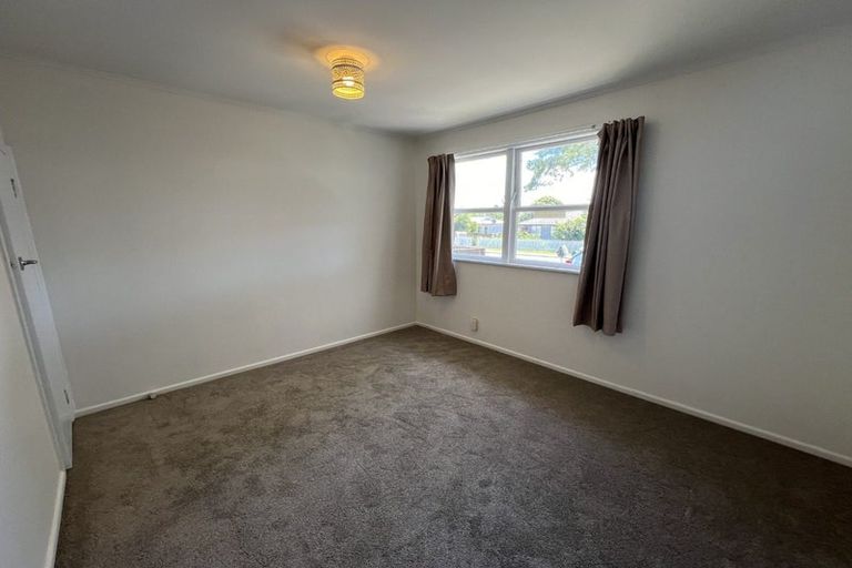 Photo of property in 54 Pinedale Place, Henderson, Auckland, 0610
