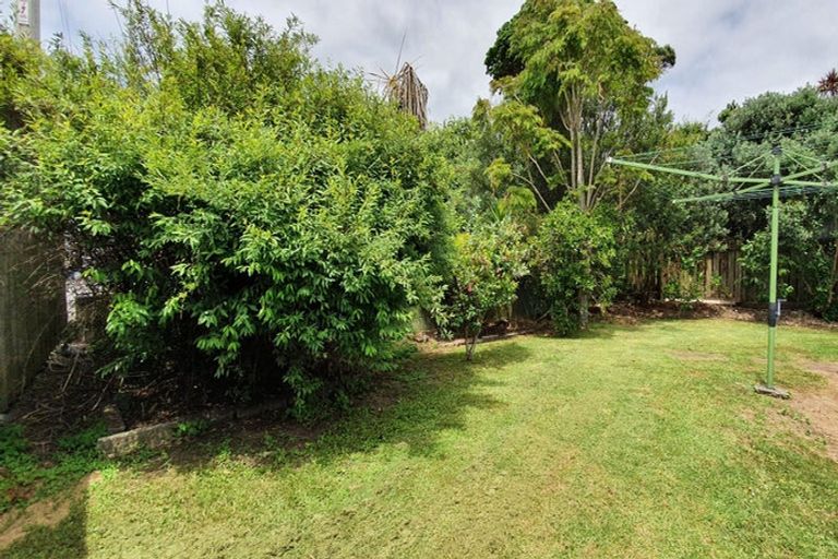 Photo of property in 39a Pohutukawa Avenue, Shelly Park, Auckland, 2014