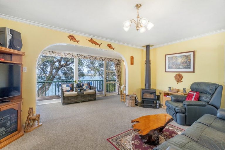 Photo of property in 14 Stormont Lane, Whitianga, 3510