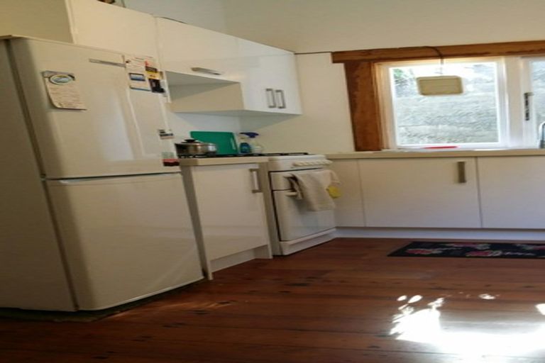 Photo of property in 75 Todman Street, Brooklyn, Wellington, 6021