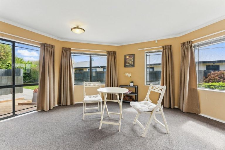 Photo of property in 34 Strachan Way, Highbury, Palmerston North, 4412