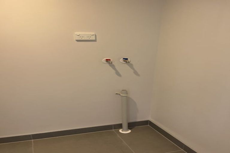 Photo of property in 1a Benchmark Drive, Massey, Auckland, 0614