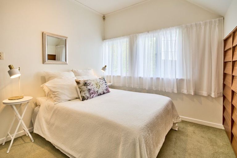 Photo of property in 338 Oriental Parade, Oriental Bay, Wellington, 6011