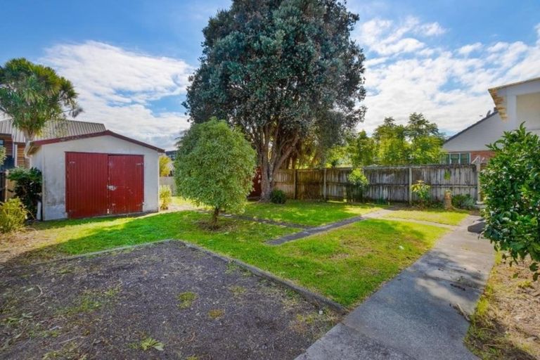 Photo of property in 35 Humariri Street, Point Chevalier, Auckland, 1022
