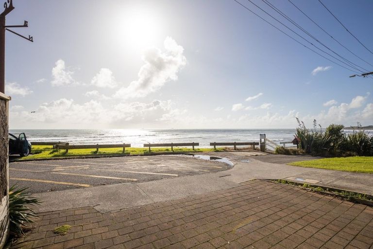 Photo of property in 42 Octavius Place, New Plymouth, 4312
