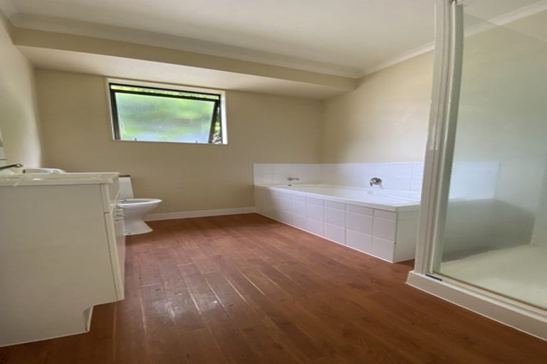 Photo of property in 6 Marbella Crescent, Oteha, Auckland, 0632