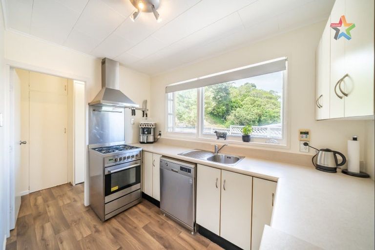 Photo of property in 52 Waipounamu Drive, Kelson, Lower Hutt, 5010