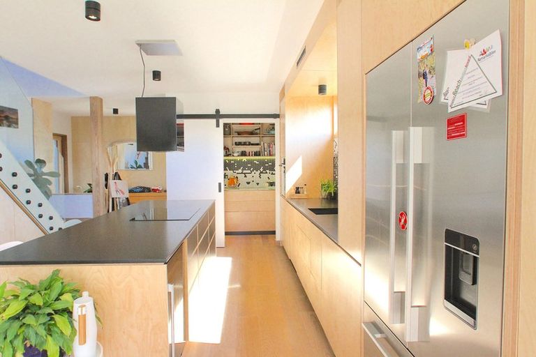 Photo of property in 6 Soudley Court, Jacks Point, Queenstown, 9371