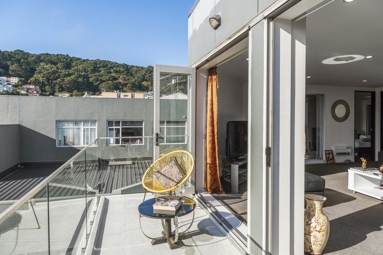 Photo of property in 6c/8 Lipman Street, Mount Victoria, Wellington, 6011