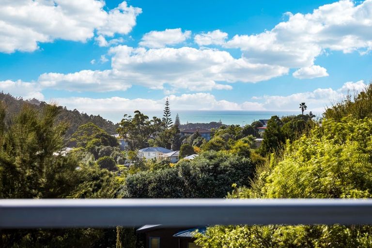Photo of property in 30 Roberta Crescent, Orewa, 0931