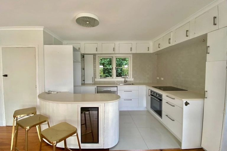 Photo of property in 207 Wade River Road, Wade Heads, Whangaparaoa, 0932