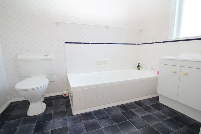 Photo of property in 46 Alfredton Road, Eketahuna, 4900