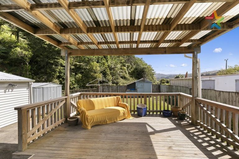 Photo of property in 24 Korau Grove, Stokes Valley, Lower Hutt, 5019