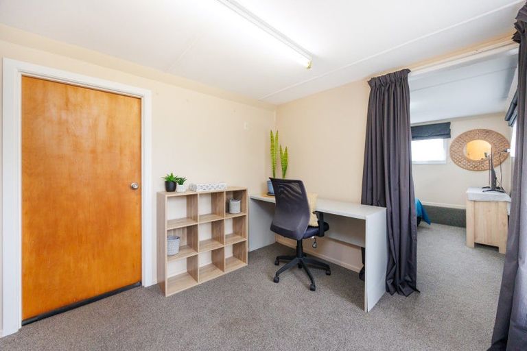 Photo of property in 10 Nairn Crescent, Awapuni, Palmerston North, 4412