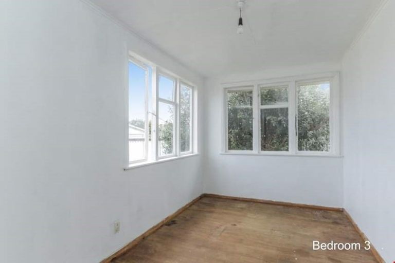 Photo of property in 49 Convair Crescent, Mangere, Auckland, 2022